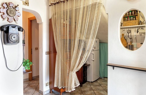 Lu Bagnu Apartment | Apartment 'Stone House Lu Bagnu' with Sea View, Wi-Fi and Air Conditioning