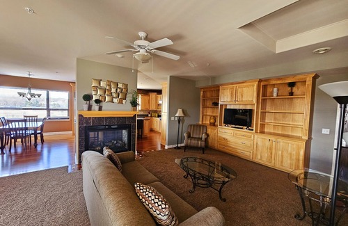 Madison Apartment | Apartment Suite Penthouse located at hotel on Madison's east side!