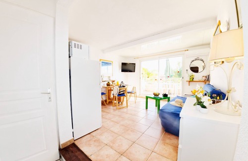 Les Bormettes Apartment | Apartment T3 * 250 m from the SEA with HEATED SWIMMING POOL and TENNIS (105)