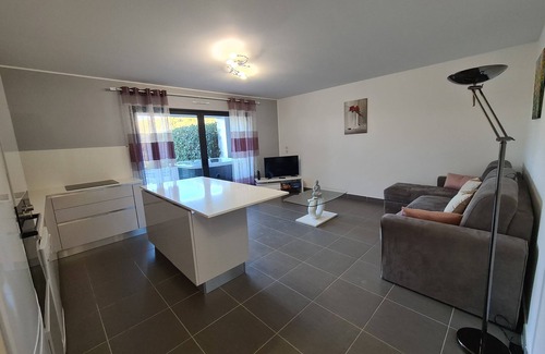 Saint-Florent Apartment | Apartment T2 55 m² terrace 4ps, air conditioning, jacuzzi.