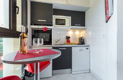Jean-Medecin Apartment | APARTMENT TERRACE, OLD FACE-NICE, ELEVATOR, CLIM, WIFI