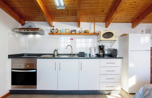 Calheta Apartment | Apartment 'The Wave House - Oceanfront' with Sea View, Wi-Fi and Air Conditioning