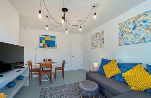 Gloucester Apartment | Apartment Three - Uk48495