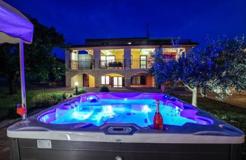 Vrvari Apartment | Apartment Tina with Jacuzzi