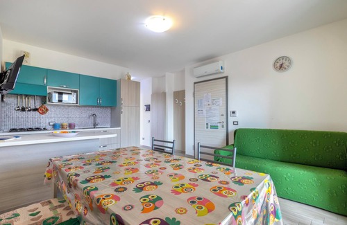 La Pietraia Apartment | Apartment “Tirreno” close to the Beach with A/C, Balcony & Terrace