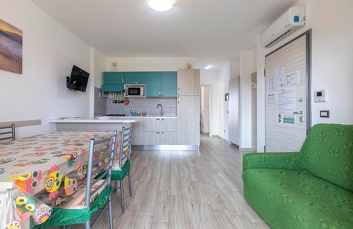 La Pietraia Apartment | Apartment “Tirreno” close to the Beach with A/C, Balcony & Terrace