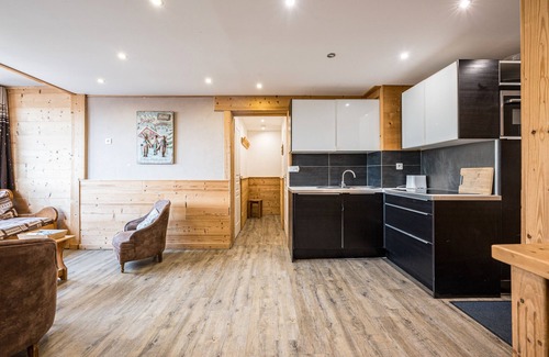 Val-Thorens Apartment | Apartment 'Très Bel T5 Au Coeur De' with Mountain View, Balcony and Wi-Fi