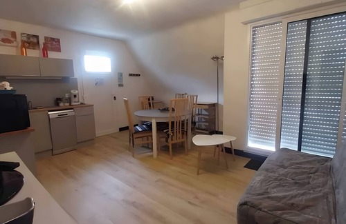 Plouescat Apartment | Apartment 'Tric'horn' with Shared Garden and Balcony