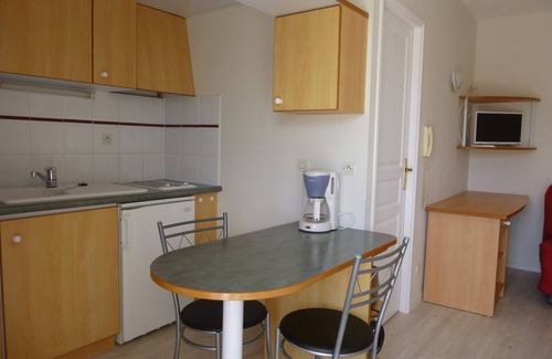 La Rochelle Apartment | Apartment type studio south terrace pool view La Rochelle Les Minimes