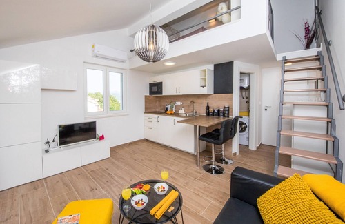 Babin Kuk Apartment | Apartment Velvet - Studio Apartment with Hot Tub