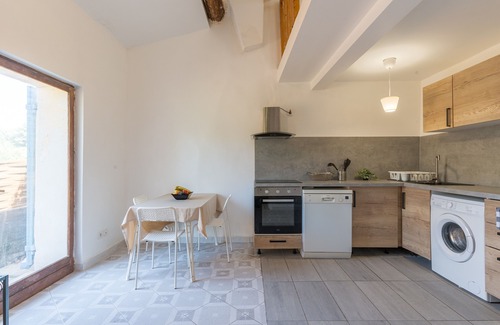 Venelles Apartment | Apartment 'Vennelles - 4 Personnes' with Wi-Fi