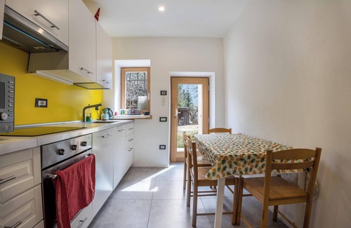 Tiarno di Sopra House | Apartment "Villa Iagra" with Lake View, Garden & Wi-Fi