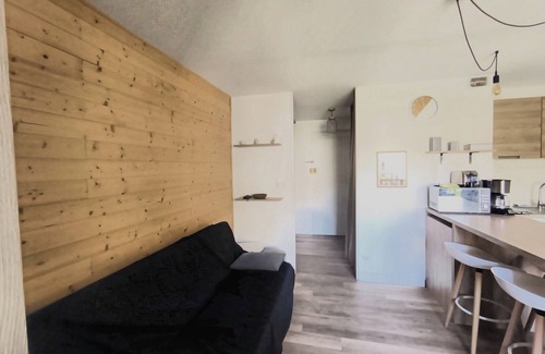 Les Arenes Apartment | Apartment with balcony 800 meters from the sea