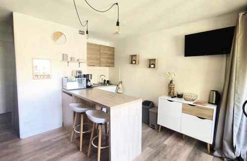 Les Arenes Apartment | Apartment with balcony 800 meters from the sea