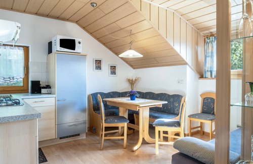 San Genesio Atesino Apartment | Apartment 'Weingartnerhof Dalia' with Mountain View, Shared Terrace and Wi-Fi