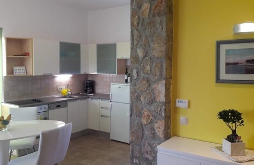 Pinezici Apartment | Apartment with great sea views and 3 rooms