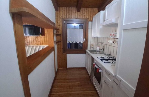Auronzo di Cadore Apartment | Apartment with Lake View in Auronzo