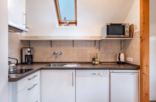 Hinterzarten Apartment | Apartment 'Windeckkopf' with Balcony and Wi-Fi