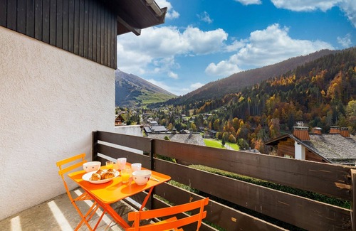La Clusaz Apartment | Apartment with balcony close to the slopes
