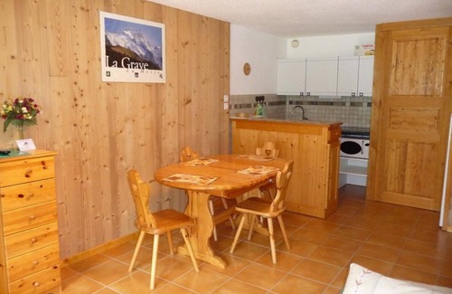 La Grave House | Apartment with balcony for 4 people