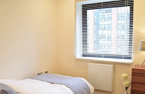Havering Apartment | Apartment with Balcony at Morland House Apartments