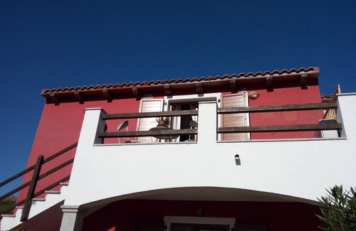 Viddalba House | Apartment with communal pool, garden and terrace overlooking the hills