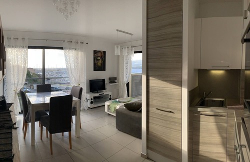 Propriano Apartment | Apartment with direct beach access, sleeps 4, air-conditioned, car park