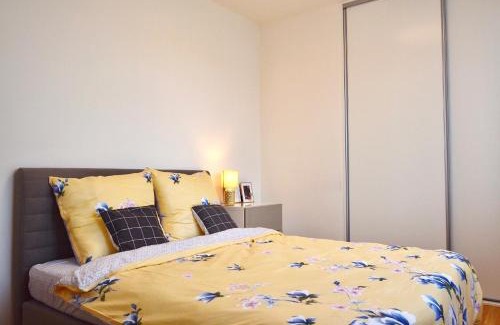 Holesovice Apartment | Apartment with Free Parking in Prague