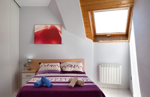 Jaca Apartment | Apartment with garage and summer pool