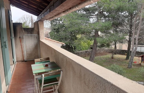 Uzes Apartment | Apartment with large garden and parking, Uzès