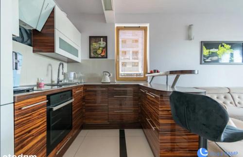 Czyzyny Apartment | Apartment with living room, kitchen, bedroom, bathroom in amazing neighborhood