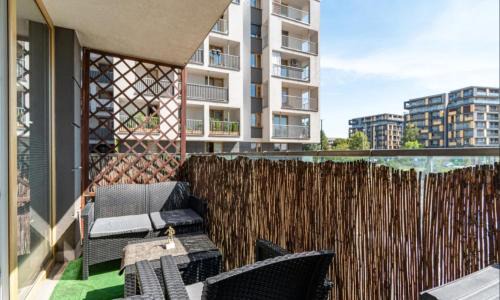 Czyzyny Apartment | Apartment with living room, kitchen, bedroom, bathroom in amazing neighborhood