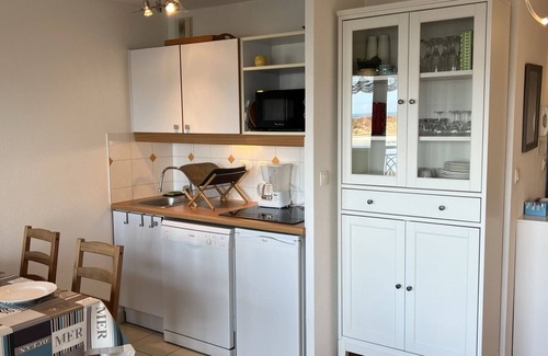 Port Guillaume Apartment | Apartment with Pool and Parking, 2 Rooms in Port-Guillaume