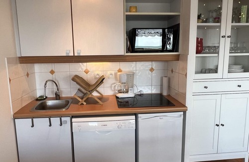 Port Guillaume Apartment | Apartment with Pool and Parking, 2 Rooms in Port-Guillaume