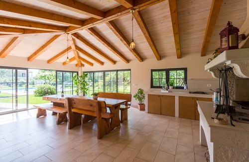 Susnjici Apartment | Apartment with pool, garden, air conditioning, barbecue, children's playground