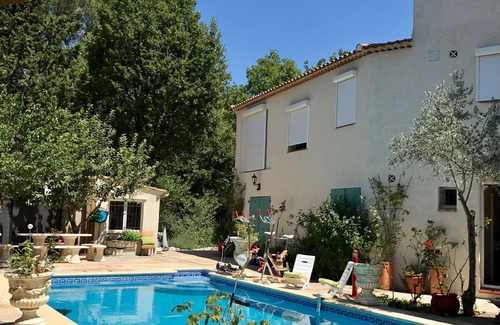 Le Tholonet Apartment | Apartment with pool in a villa close to Mont Sainte Victoire
