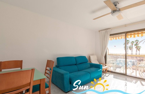 Comarruga Apartment | Apartment with sea views for 4-6 people.