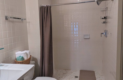 Saugerties South Apartment | Apartment with spa access Steps from Diamond Mills Resort/Village