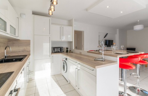 Annecy-le-Vieux Apartment | Apartment with terrace close to Lake Annecy and all amenities