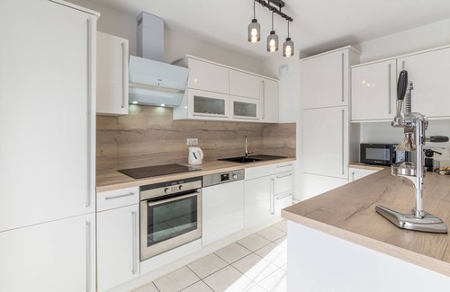 Annecy-le-Vieux Apartment | Apartment with terrace close to Lake Annecy and all amenities