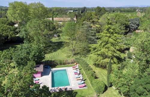Avignon Apartment | Apartment with terrace overlooking park and swimming pool, in the countryside near Avignon center