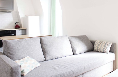 Clichy Apartment | Apartment with Wifi near Paris