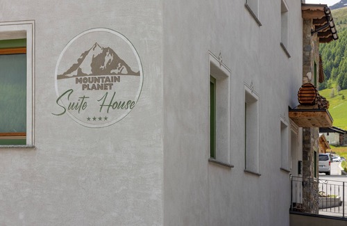 San Rocco Apartment | Apartment "Wood Mountain Planet Suite House" with Mountain View, Wi-Fi & Balcony