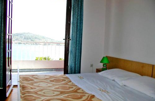 Kali Apartment | Apartment Zdenko-2 by Interhome