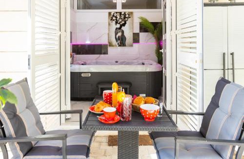 Gruz Apartment | Apartment Zolla Dubrovnik- Hot Tub and Free Parking