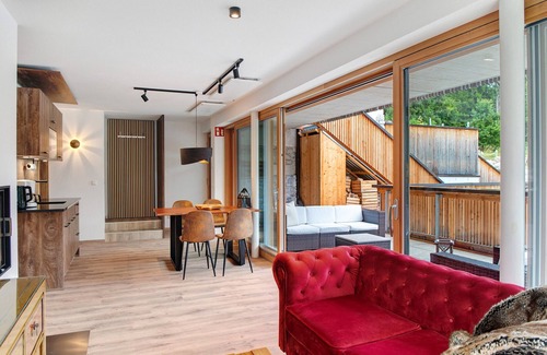 Ehrwald Apartment | Apartment 'Zugspitzstudio' with Mountain View, Private Terrace and Wi-Fi