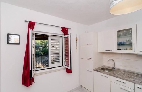 Kobas Apartment | Apartments Ammos - One Bedroom Apartment with Shared Terrace and Sea View (Mali)