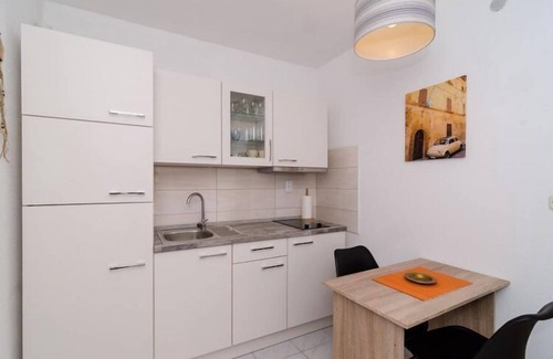 Kobas Apartment | Apartments Ammos - One Bedroom Apartment with Shared Terrace and Sea View (Mali)