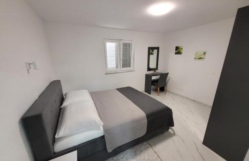 Fiorini Apartment | Apartments Aversu