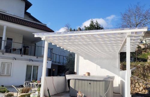 Lovran Apartment | Apartments Chiara mit Meerblick und Pool und Jacuzzi